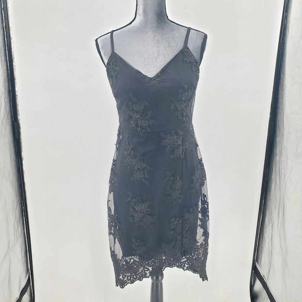 ♧♧  Guess Night Out Asymetrical Hem Sleeveless Lace Dress Size 6 - Picture 15 of 15
